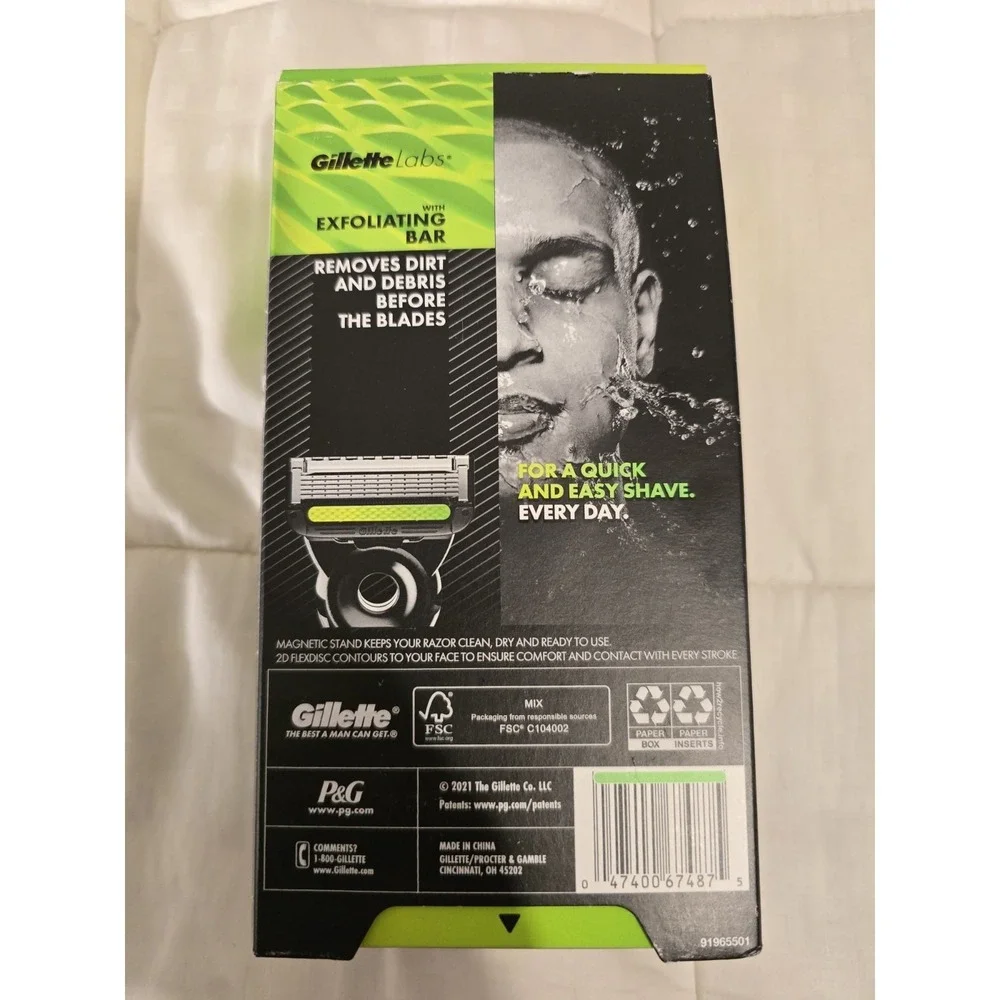 Gillette Labs Razor & Stand + 10‎ Cartridges,  With Exfoliating Bar New In Box